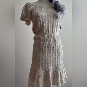 Cream knit set size medium NWT smoke free pet free